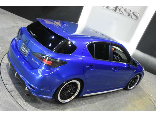 2011 Lexus CT – thumbnail 2