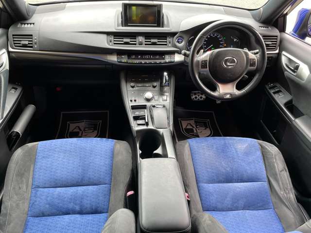 2011 Lexus CT – thumbnail 4
