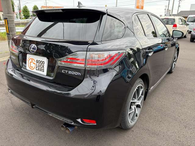 2011 Lexus CT – thumbnail 2