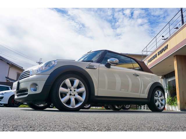 2010 MINI Mni Convertible – thumbnail 3