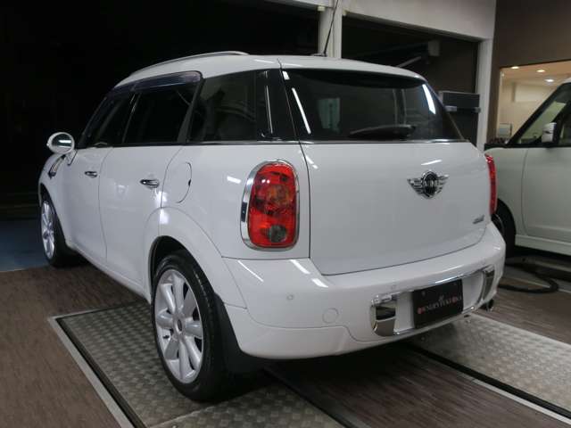 2011 MINI MINI Crossover – thumbnail 3