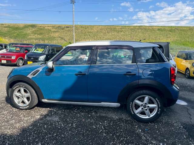 2011 MINI MINI Crossover – thumbnail 2