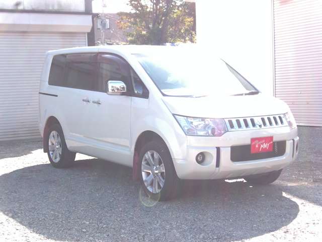 2010 Mitsubishi Delica D:5 – thumbnail 4