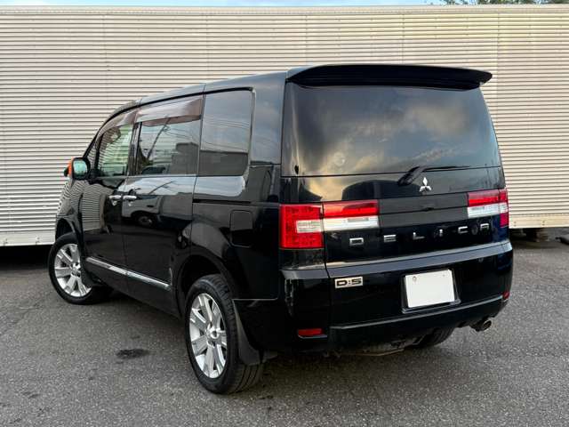 2008 Mitsubishi Delica D:5 – thumbnail 4