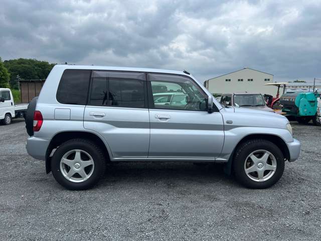 2003 Mitsubishi Pajero iO – thumbnail 4