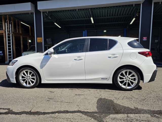 2011 Lexus CT – thumbnail 2