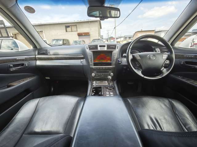 2010 Lexus LS Hybrid – thumbnail 2