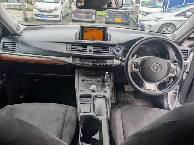 2011 Lexus CT – thumbnail 2