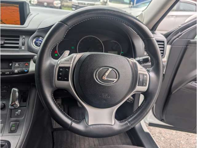 2011 Lexus CT – thumbnail 4