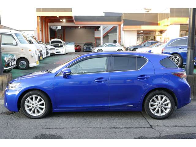 2011 Lexus CT – thumbnail 3