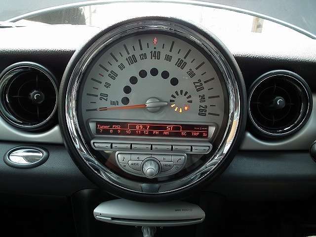 2010 MINI MINI Clubman – thumbnail 4