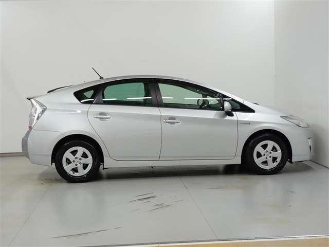 2010 Toyota Prius – thumbnail 4