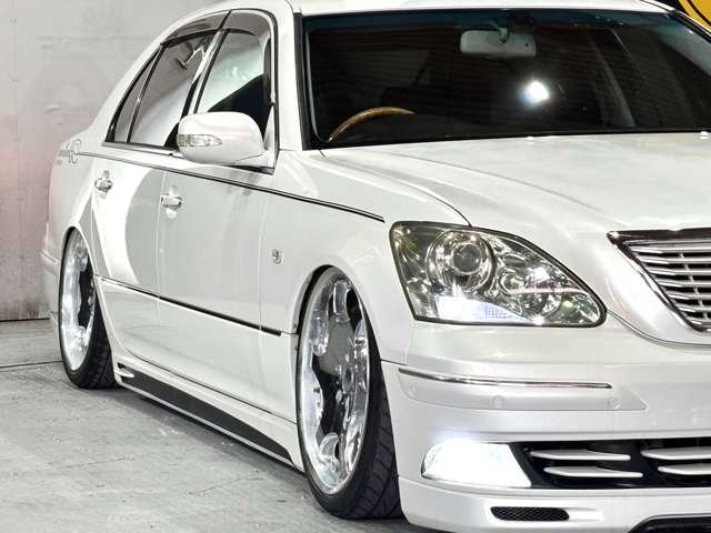 2003 Toyota Celsior – thumbnail 2