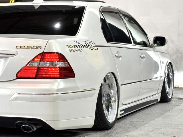 2003 Toyota Celsior – thumbnail 3