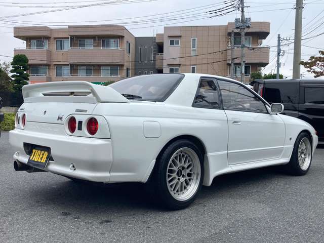 1994 Nissan Skyline GT-R – thumbnail 2