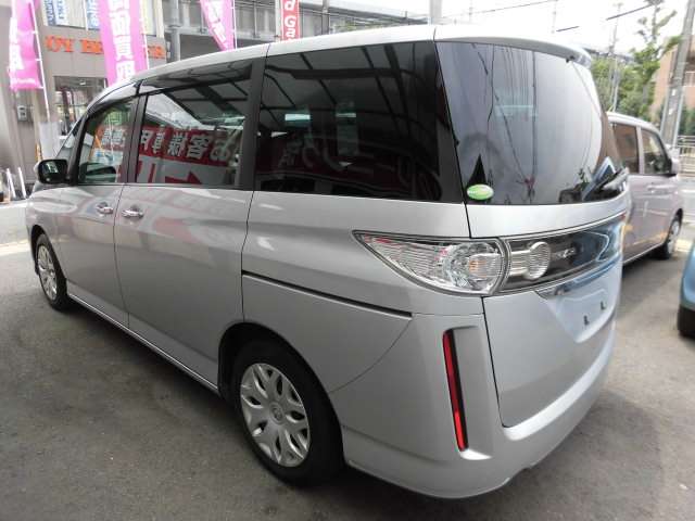 2011 Mazda Biante – thumbnail 4