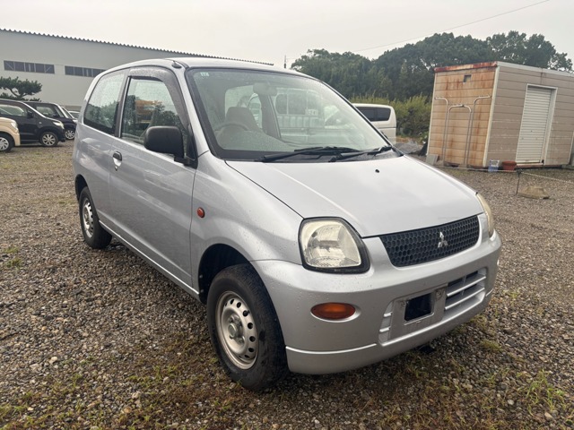 2010 Mitsubishi Minica