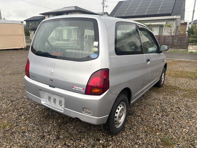 2010 Mitsubishi Minica – thumbnail 4