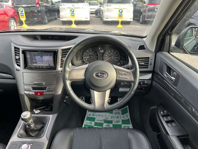 2011 Subaru Legacy Touring Wagon – thumbnail 3