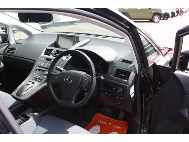 2011 Lexus HS – thumbnail 2
