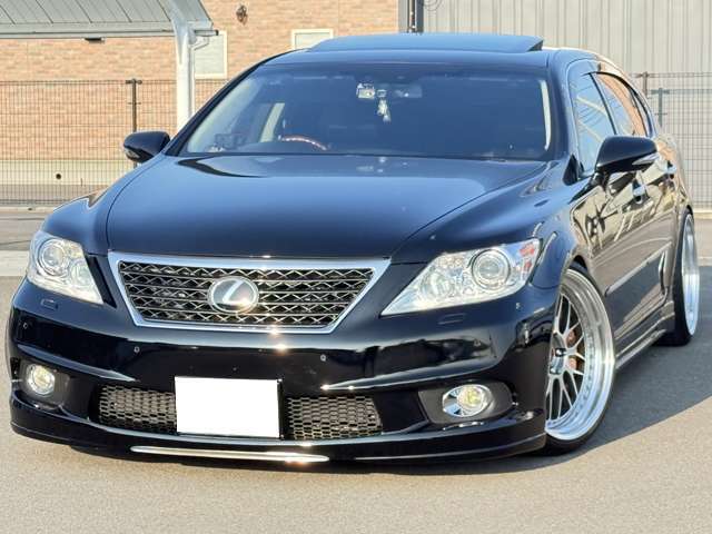 2010 Lexus LS – thumbnail 2