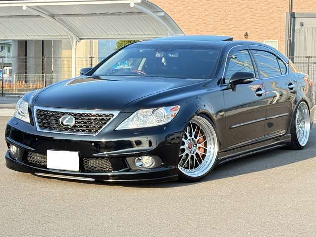 2010 Lexus LS – thumbnail 3
