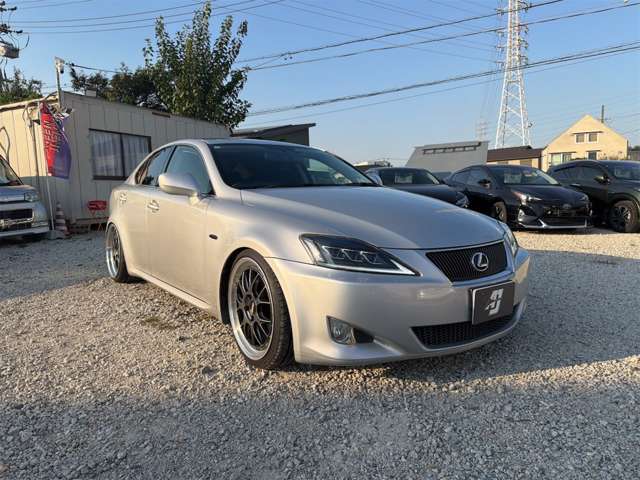 2005 Lexus IS – thumbnail 3