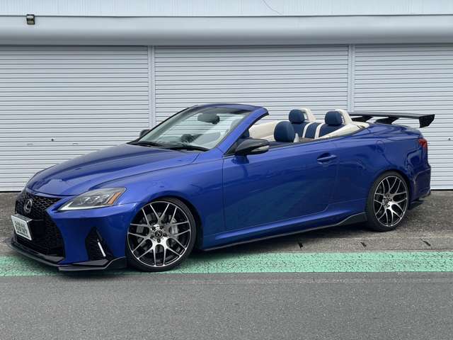 2009 Lexus IS Convertible – thumbnail 2