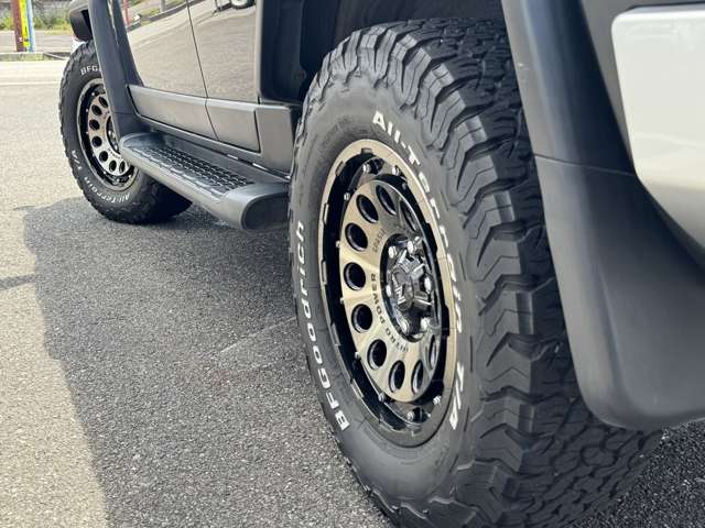 2011 Toyota FJ Cruiser – thumbnail 2