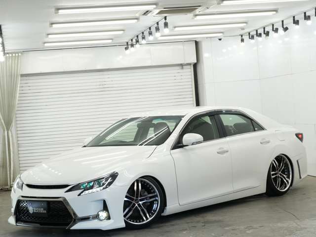 2011 Toyota Mark X – thumbnail 3