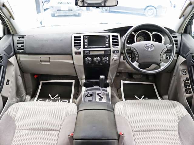 2006 Toyota Hilux Surf – thumbnail 4