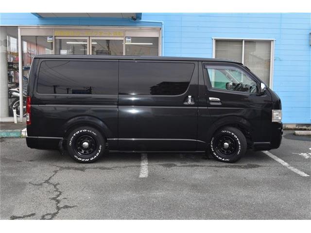 2009 Toyota Regius Ace – thumbnail 4