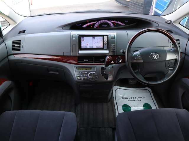 2011 Toyota Estima – thumbnail 3