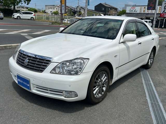 2008 Toyota Crown Royal – thumbnail 2