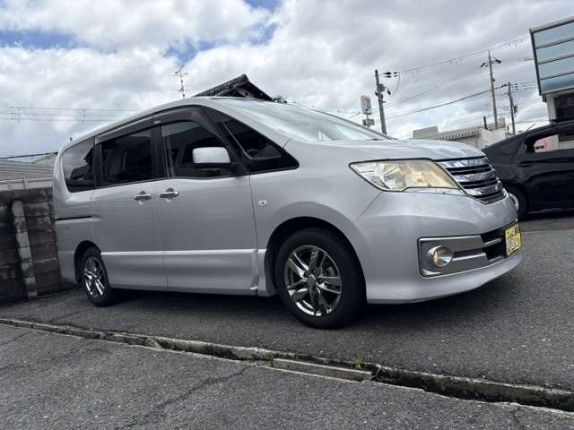 2011 Nissan Serena – thumbnail 3