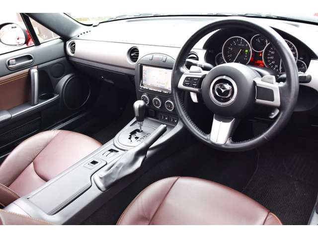 2011 Mazda Roadster – thumbnail 4
