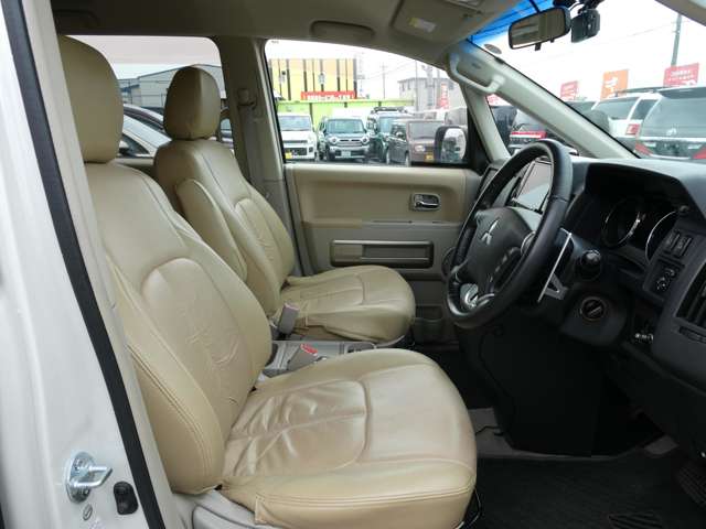 2009 Mitsubishi Delica D:5 – thumbnail 3