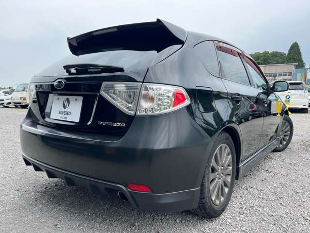 2011 Subaru Impreza Hatchback – thumbnail 2