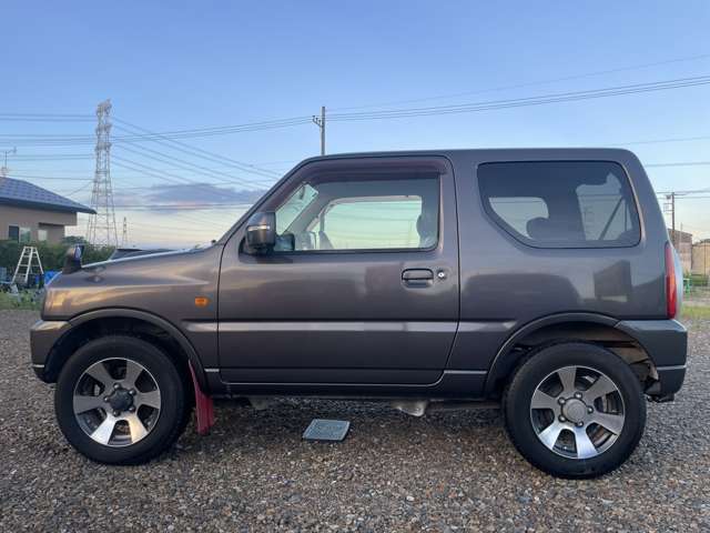 2011 Suzuki Jimny – thumbnail 3