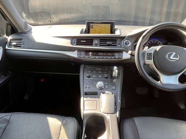 2011 Lexus CT – thumbnail 4