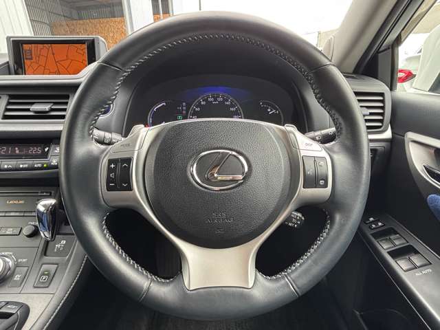 2011 Lexus CT – thumbnail 3