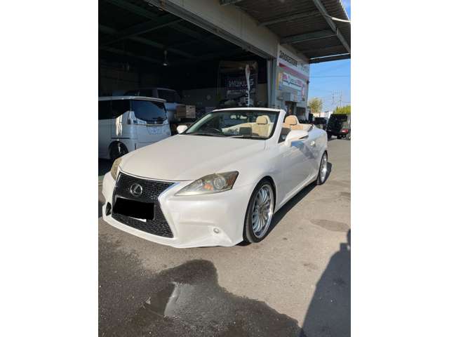 2011 Lexus IS Convertible – thumbnail 3