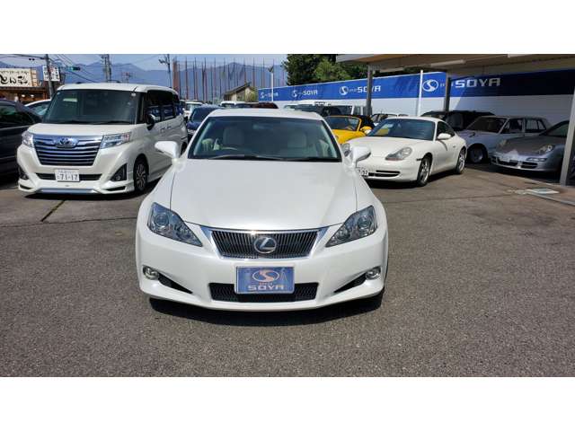 2009 Lexus IS Convertible – thumbnail 2