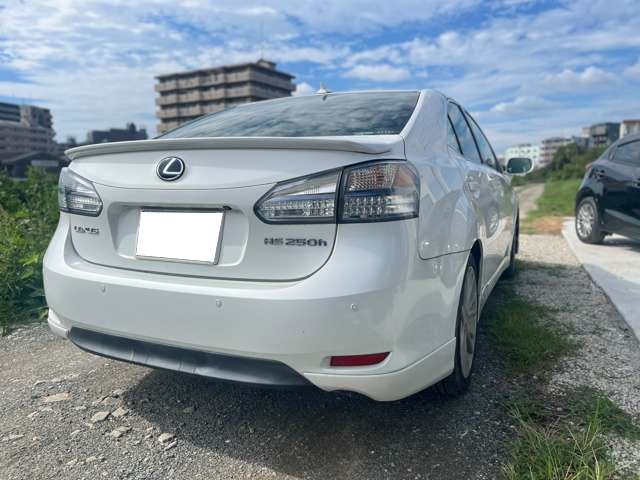 2010 Lexus HS – thumbnail 3