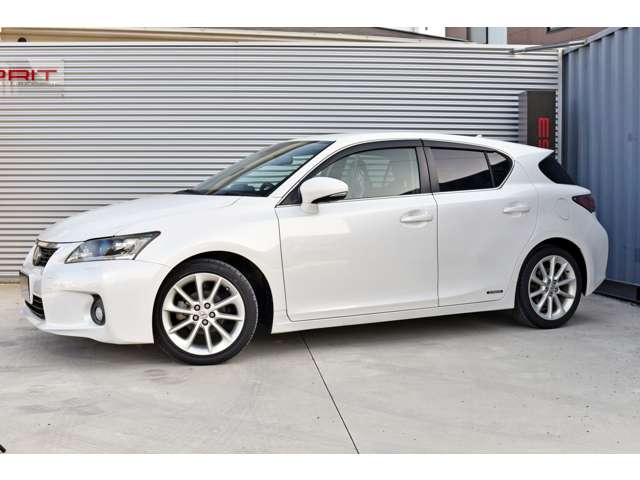 2011 Lexus CT – thumbnail 3