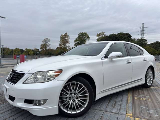 2010 Lexus LS – thumbnail 2