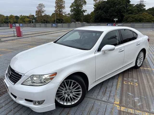 2010 Lexus LS – thumbnail 3