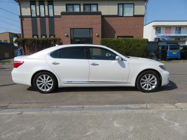 2009 Lexus LS Hybrid – thumbnail 4