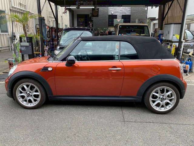 2011 MINI Mni Convertible – thumbnail 3