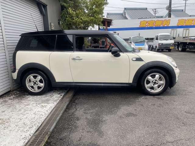 2010 MINI MINI Clubman – thumbnail 4